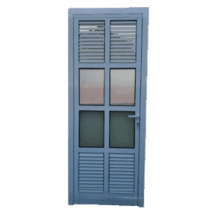 Puerta Blanca con Rejillas y Vidrio – Estilo Ventilado