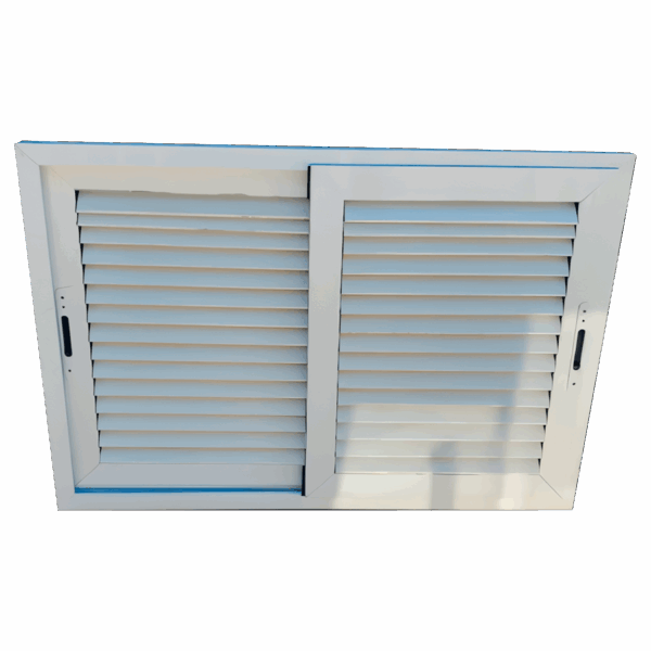 Diseño funcional de lamas en aluminio para ventilación continua. Ideal para cuartos de servicio, áreas técnicas o espacios que requieren flujo de aire sin comprometer la privacidad. Acabado resistente y fácil de mantener.