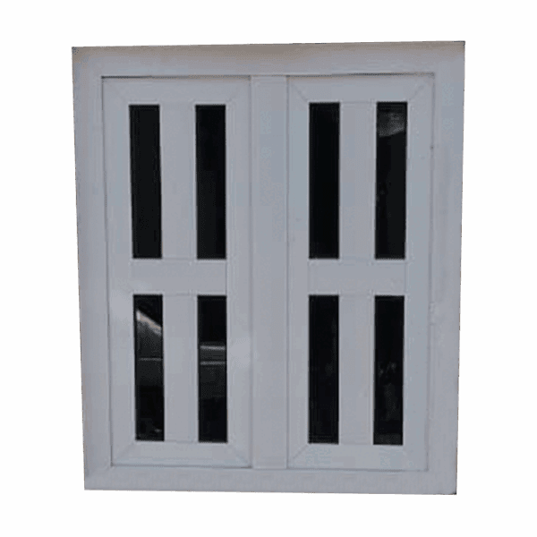 Ventana de dos hojas abatibles fabricada en aluminio blanco con diseño decorativo de franjas verticales en vidrio oscuro. Su estilo contemporáneo proporciona una excelente ventilación y entrada de luz controlada, ideal para espacios residenciales como cocinas, baños o habitaciones con estética moderna.