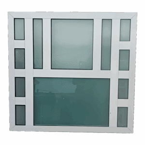 Ventana fija con estructura blanca de aluminio y diseño moderno de cuadros en vidrio esmerilado. Ideal para fachadas, divisiones interiores o entradas que requieran iluminación natural con privacidad.